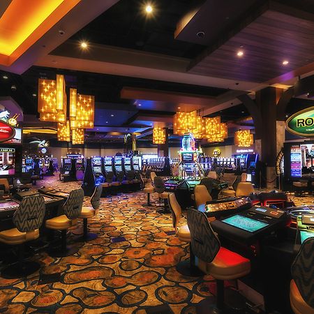 Twin Arrows Navajo Casino Resort 깃대 외부 사진