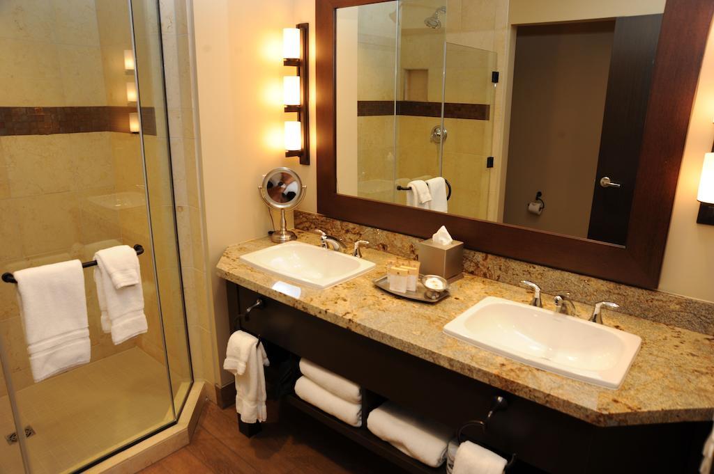 Twin Arrows Navajo Casino Resort 깃대 객실 사진