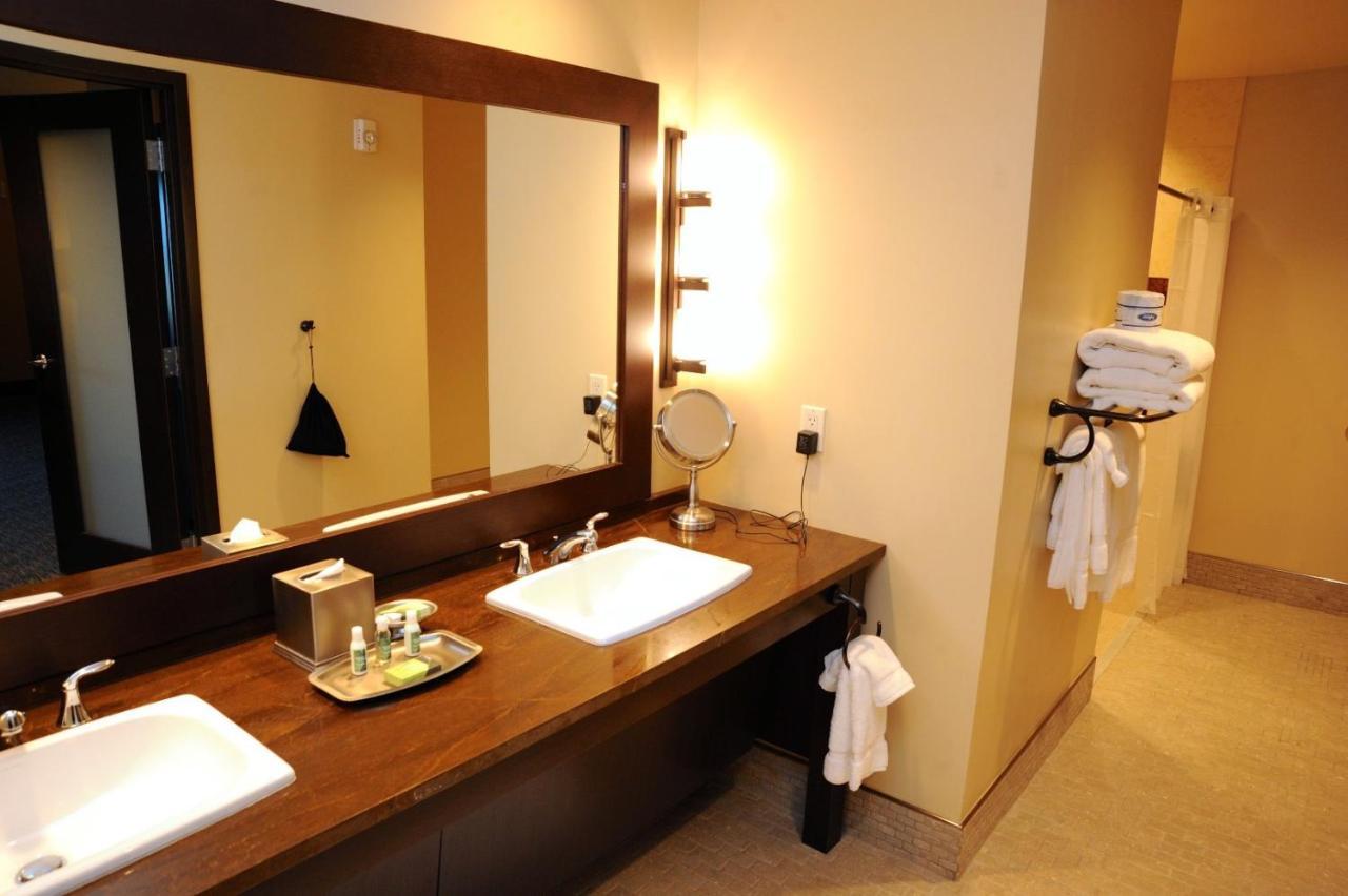 Twin Arrows Navajo Casino Resort 깃대 외부 사진